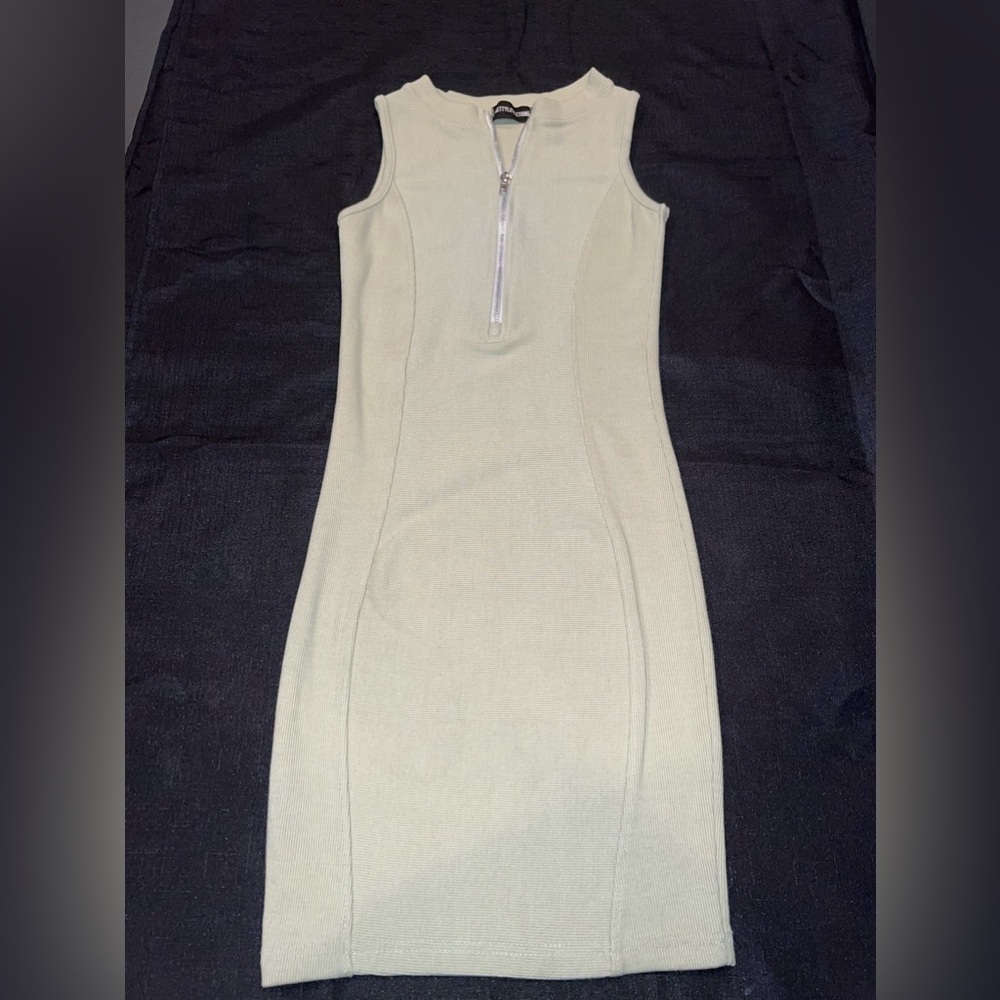 PrettyLittleThing Sage Green Thick Rib Contour Detail Zip Neck Bodycon Dress